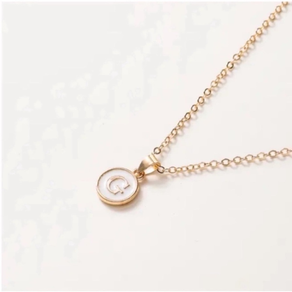 NWOT Gold Initial Pendant Necklace - Picture 1 of 5